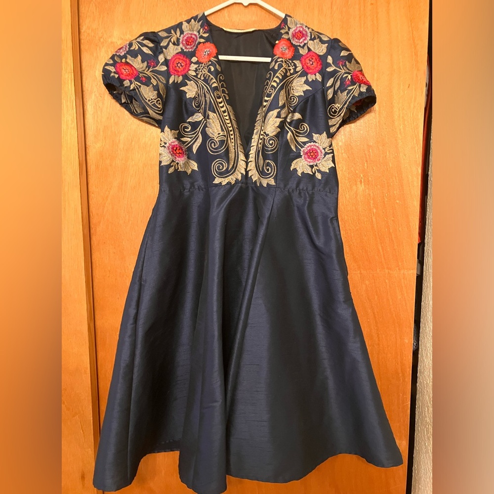 Eshakti puff sleeve formal dress